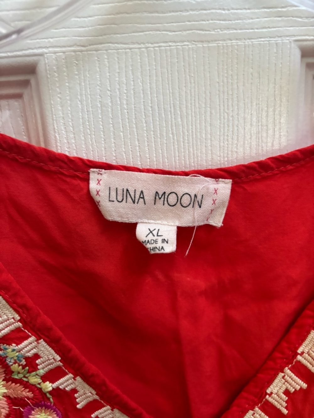 Luna Moon Red Embroidered V Neck Top Size XL, EUC - Picture 3 of 4